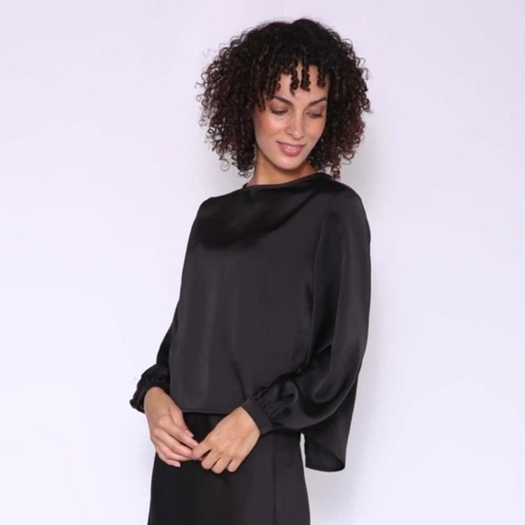 Black Lori Blouse | WUKOgals - Picture 3 of 11